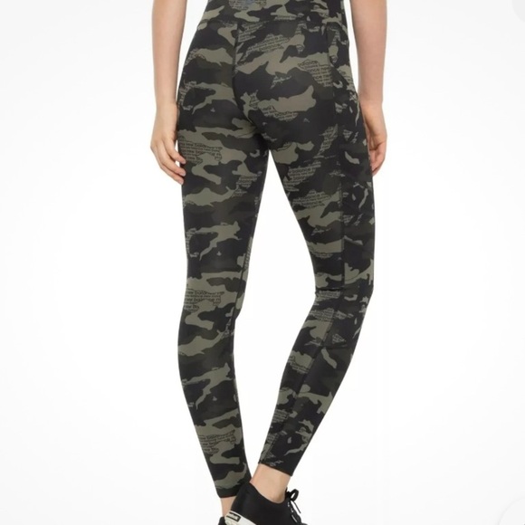 New Balance Core Tights Women Green Camo Print Large Nettle Green Pockets EUC - Picture 2 of 9